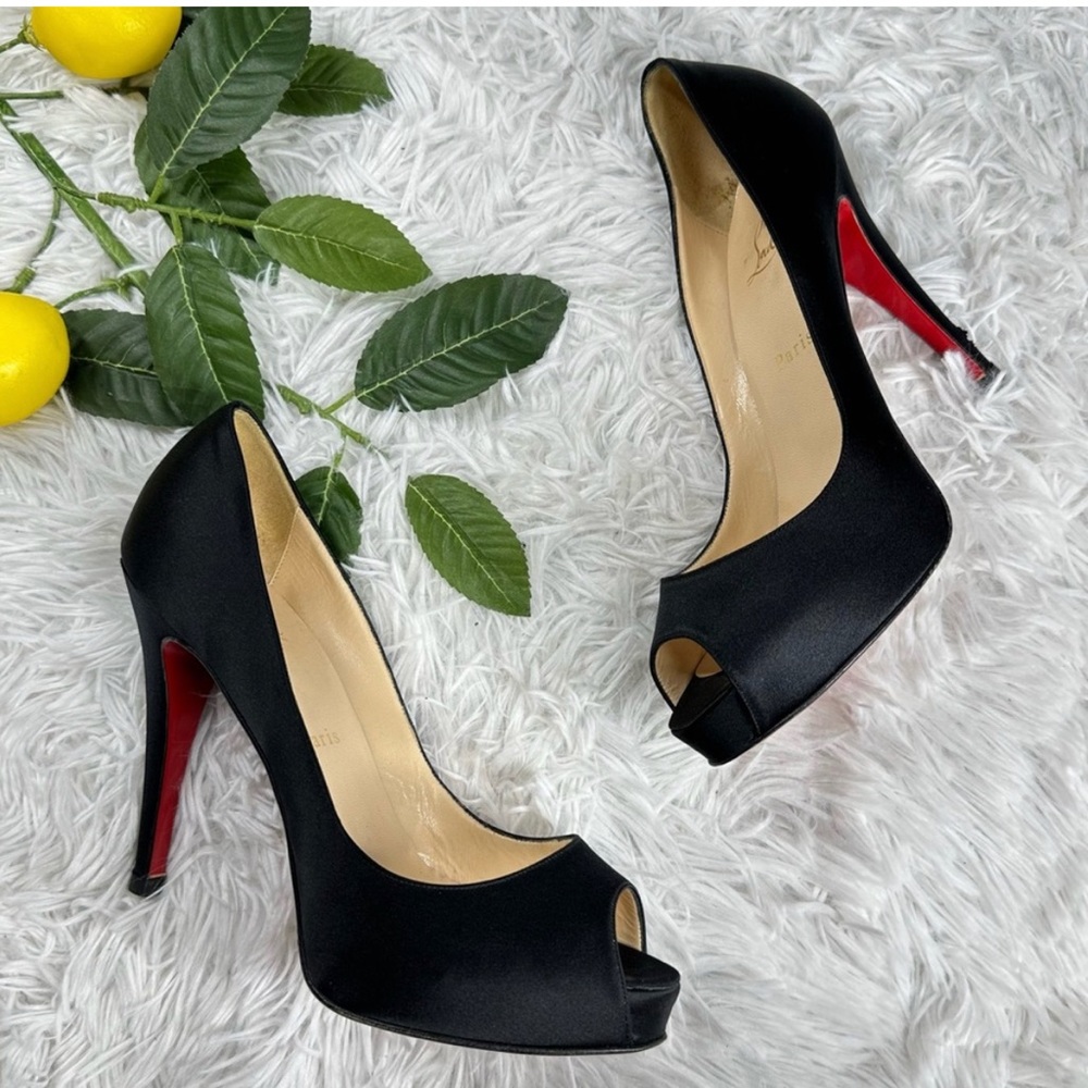 Christian Louboutin Very Prive Black Satin Peep Toe Pump Heels Size 39